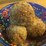 Albóndigas rebozadas con coco rallado