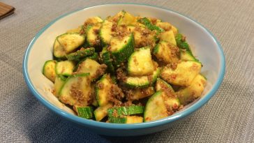 ensalada de zuccinis con salsa de soja y limón