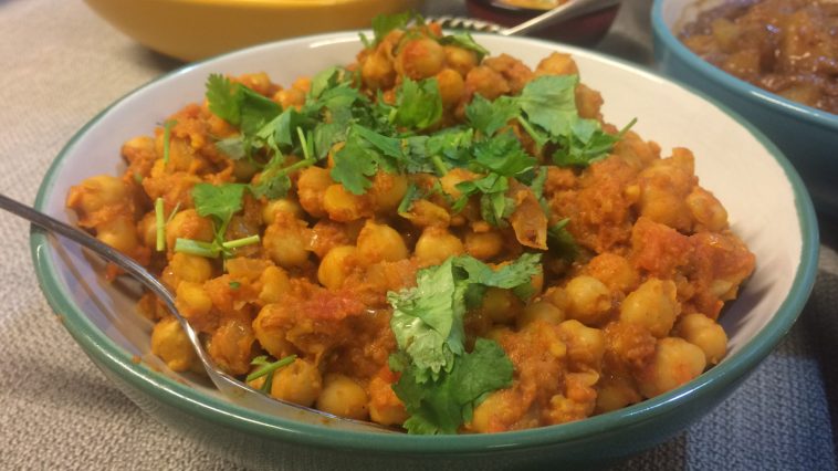 Curry de garbanzos con leche de coco